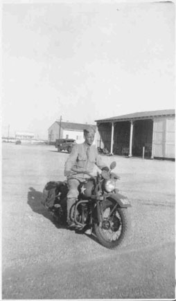 NedH_WWII13_Bob_Hooper_on_motorcycle