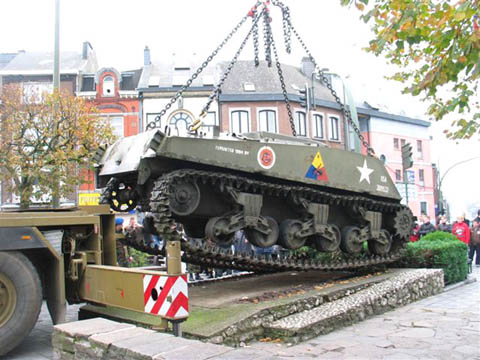 05_lifting_tank_from_pedestal